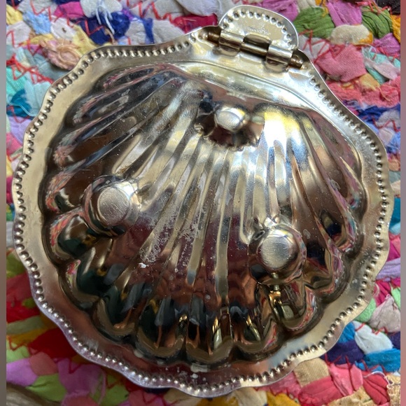 Antique Metal Scallop Shell Caviar/Condiment Dish - Picture 5 of 5